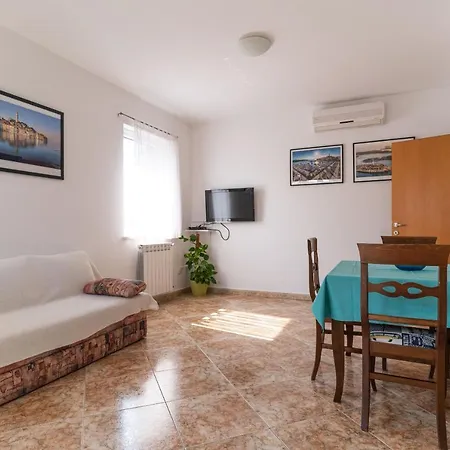 Anamarija Apartmán *